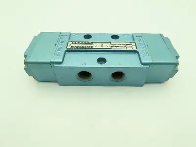Skinner S4AACBX4 Pneumatic Directional Control Valve 5-Way 2 Pos 150PSI 1/2" NPT