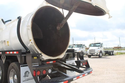 Used 2018 FREIGHTLINER 114SD Septic/Sewer/Vacuum Trucks Texas US | Roll Off Truck World #1491812