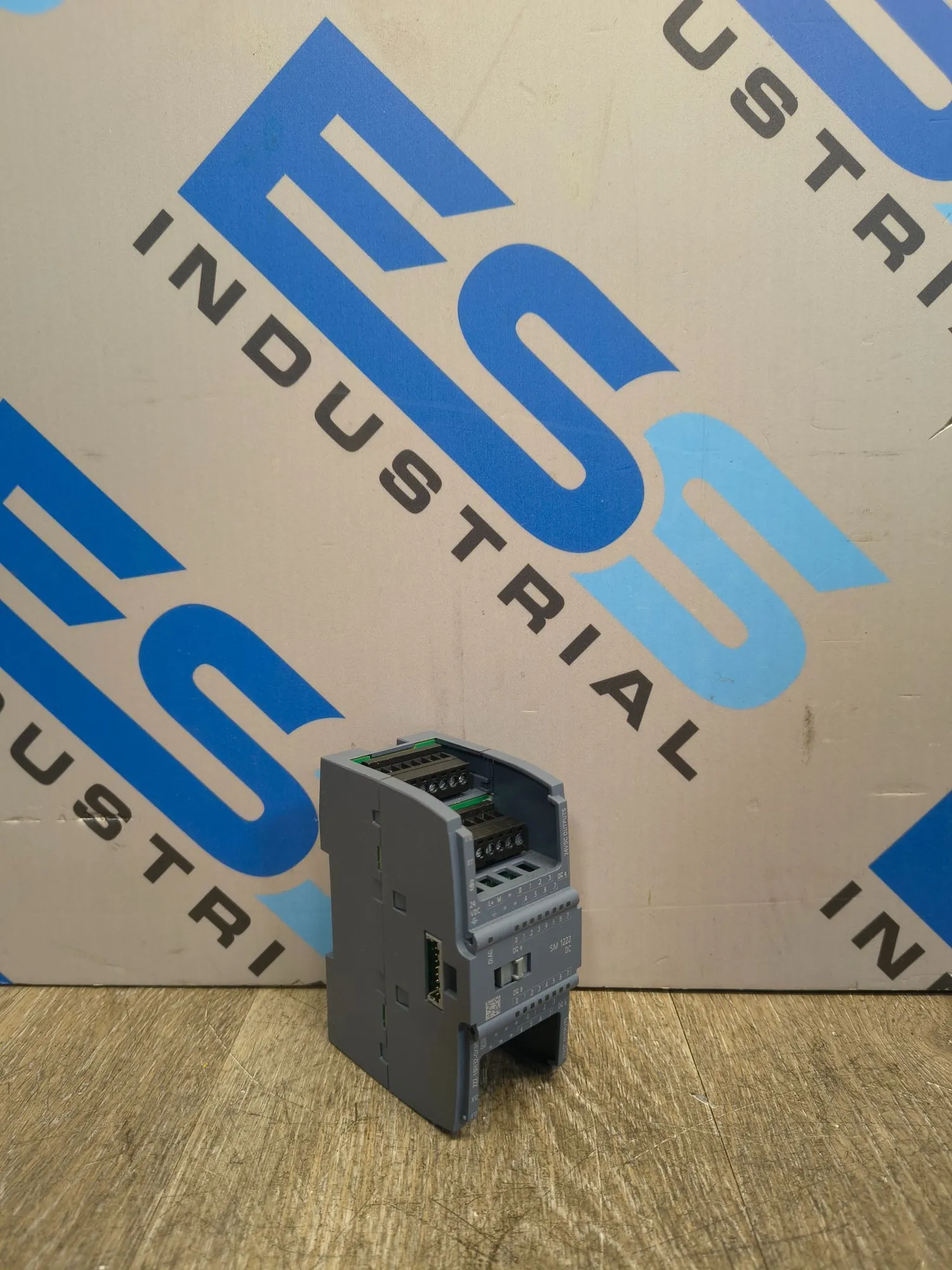USED SIEMENS 6ES7 222-1BH32-0XB0