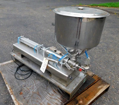 USED QUANITATIVE SINGLE PISTON