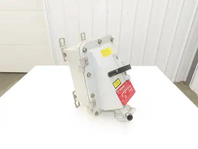 Appleton DBR6034DS DBR Receptacle 60A 3W 4P Disconnect Pin Sleave Plug