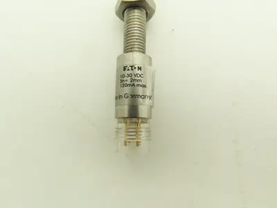 Cutler Hammer E57EAL8T111ED Proximity Sensor 8mm x 2" Max 120mA @10-30VDC