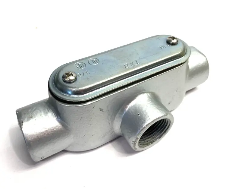 Used ABB THOMAS & BETTS T-STYLE CONDUIT OUTLET BODY 1" W/ GASKET & COVER Electrical Fittings | Maverick Industrial Sales #1119582