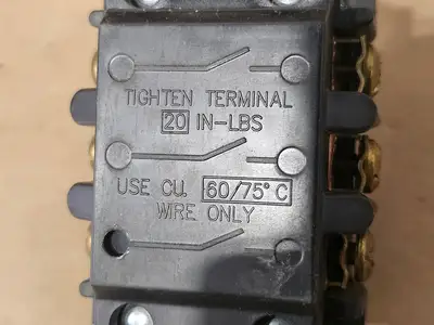 Used HUBBELL HBL7810D Switchgears British Columbia CA | Lenmark #1438473
