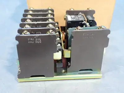 USED JOSLYN CLARK CONTROLS 5U876