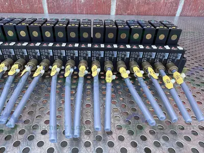 USED LOT OF 21 - PARKER PS1-E23 PNEUMATIC SOLENOID VALVE 24V/50 HZ