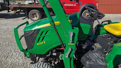 USED 2018 JOHN DEERE 1023E