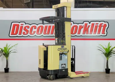 USED 1993 CROWN RR3020-35