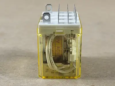 NEW IDEC RH4B-U