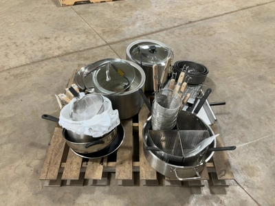 Used MIXED LOT OF MISCELLANEOUS STAINLESS STEEL RESTAURANT EQUIPMENT Restaurant Equipment (Miscellaneous) Michigan US | Miedema Asset Management Group #1761520
