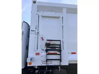 Used 2015 FREIGHTLINER BUSINESS CLASS M2 106 Reefer Trucks North Carolina US | Levan Equipment #1545584