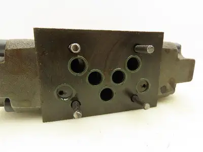 Used HUSKY HYDROLUX MOOG _UNKNOWN_ Valves/Fittings | Arrow Industrial #622605