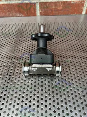 USED ITT PURE FLO 316L STAINLESS STEEL  DIAPHRAGM VALVE W/ 1" SANITARY FITTING