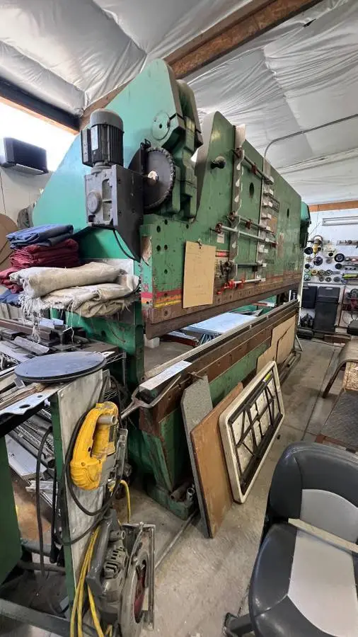 USED 1996 ACCURPRESS 725012