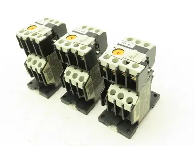 Fuji SZ-HB TZ1HB TR-ON/3 TR13D Thermal Overload Relay 0.48 - 0.72A with Adapter Base