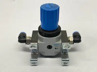 USED FESTO PNEUMATIC PRESSURE REGULATOR 162582 W/ GAUGE