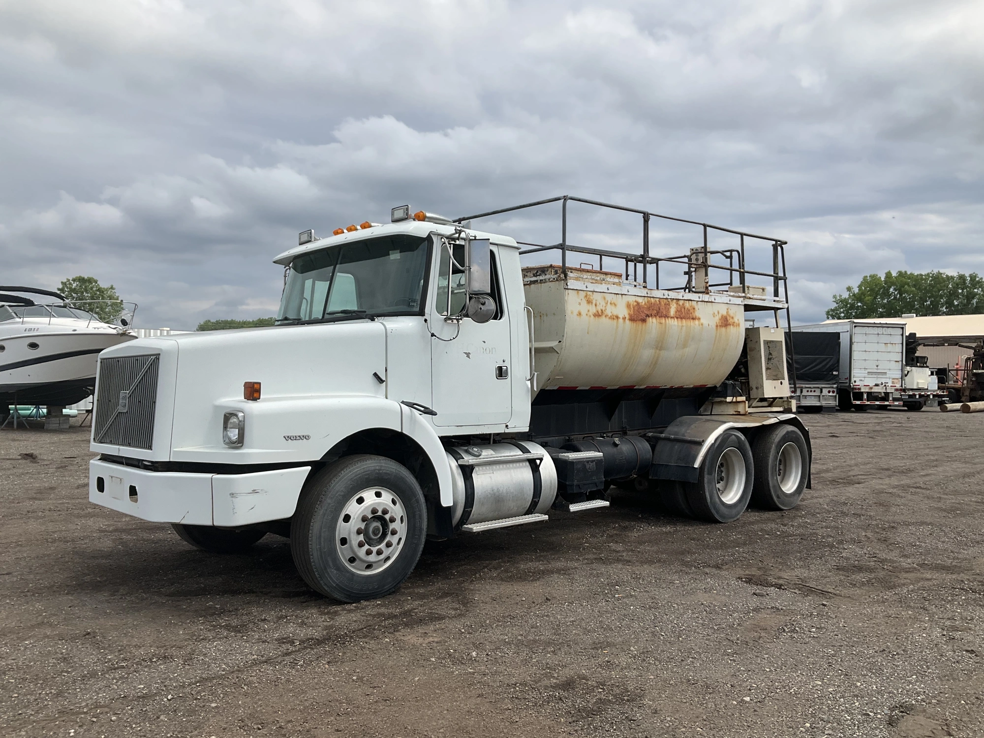 Used 1997 VOLVO WG64T Water Trucks Michigan US | Miedema Asset Management Group #1304692