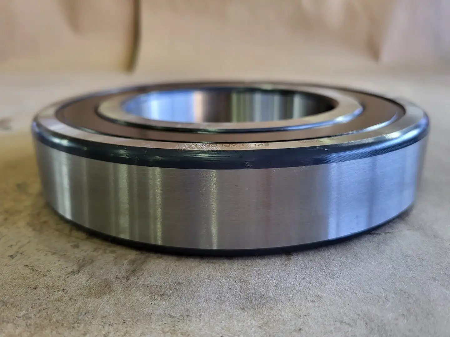 NEW SKF 6220-2RS1/C3