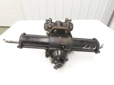 Toyota 8FBE15U Electric Forklift Dual-Wheel Rear Axle Drive Assembly Off 8FBE15U