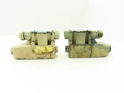 Vickers DG4V-3-2A-M-P7-H-7-50-JA100 Directional Solenoid Valve 24VDC  Lot of 2