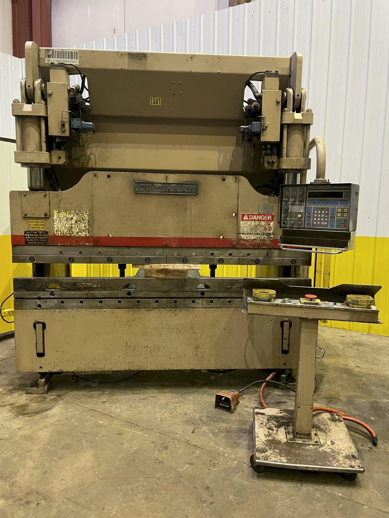 90 TON X 8' CINCINNATI MODEL 90FMIIx6 HYDRAULIC PRESS BRAKE: STOCK #15768