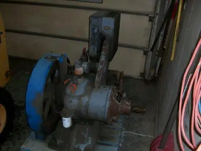 USED OILWELL E-20 RC SINGLE CYLINDER NATURAL GAS OILFIELD PUMP JACK ENGINE