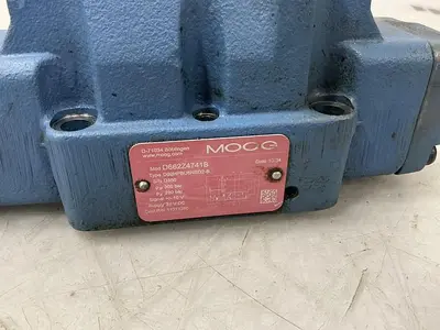 USED MOOG D061-8311