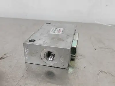 USED INTEGRATED HYDRAULICS 401AA00078A