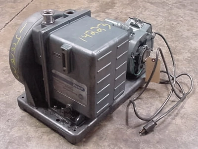 USED WELCH VACUUM PUMP 1402