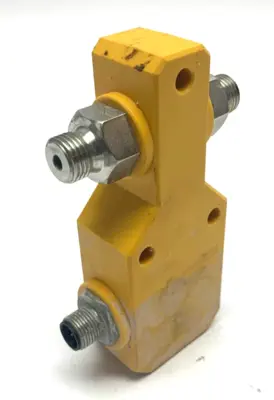 FCI-D04A4P-AP8X-H1141 | Turck  Class 2 Inline Flow Control Sensor 24VDC - Used