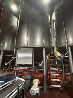 2010 MUELLER 8,300 GALLON Stainless Steel Tanks | Perry Equipment (2)