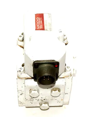 MOOG MODEL: J631A064 SERVO VALVE