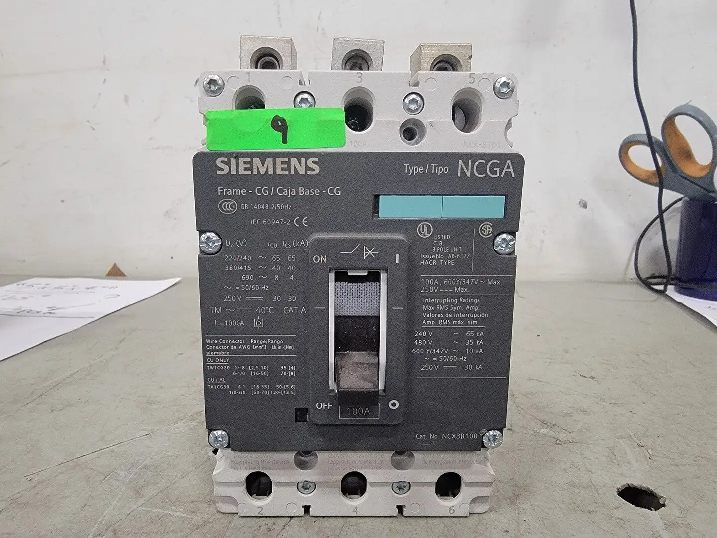 USED SIEMENS 3VL1110-1KM30-0AA0