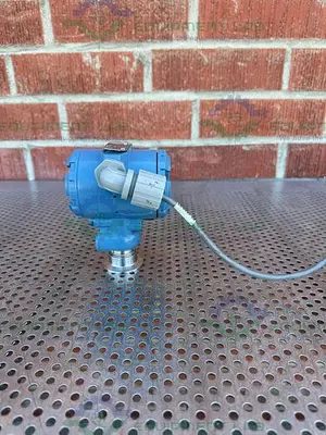USED ROSEMOUNT 2090FG2S2DE1 PRESSURE TRANSMITTER 0 TO 150 PSI W/ 2" FITTING