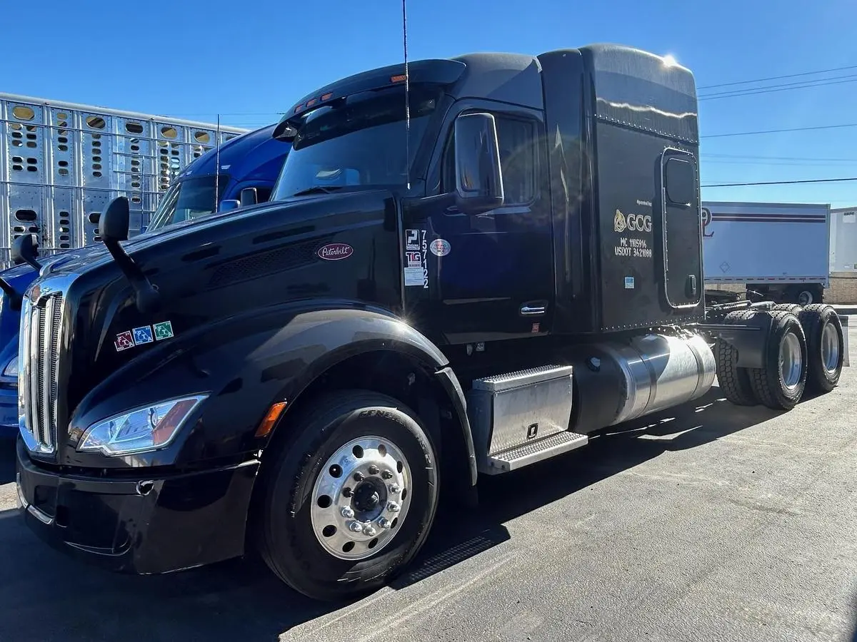 USED 2022 PETERBILT 579