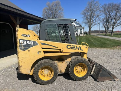 USED 2008 Gehl 5240
