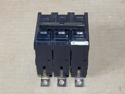 Used CUTLER-HAMMER BAB3090H Switchgears British Columbia CA | Lenmark #1438335