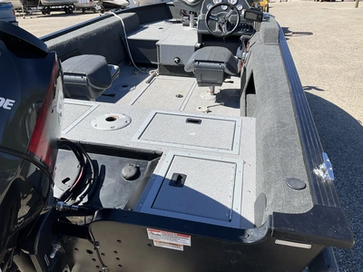 USED 2017 STARCRAFT RENEGADE 168