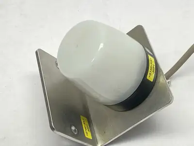 USED PATLITE BEACON LIGHT MALE M12 5-PIN 12-24VDC W/ BRACKET