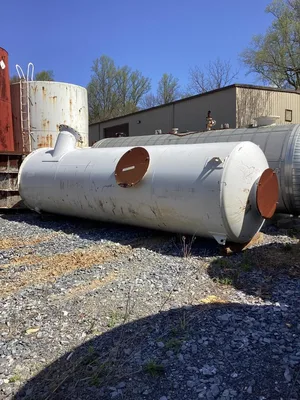 Universal Silencer Vertical Steel 4000 Gallon Tank; Model URSX-24