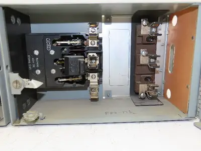 GE THP361 Fusible Panelboard Disconnect Switch Twin QMR 30A 600V 3 Pole