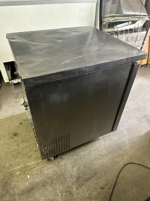 174-0231 True TUC-27 27" Self Contained Undercounter Cooler