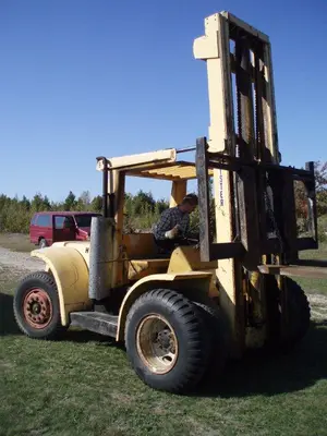 16,500 lb. Hyster H-165 Forklift; Dual Pneumatic Tires; V-6 Gas Engine