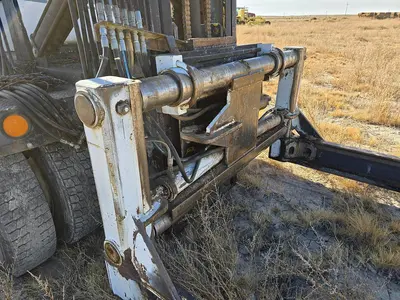 International Truck w/ Hay Squeeze