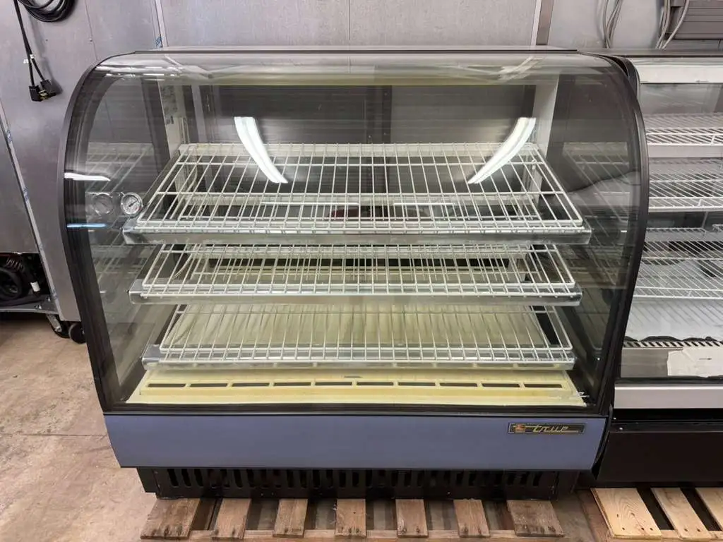 Used True Used 50" True TCGR-50 Refrigerated Curved Glass Display Case 120V Display Refrigerators Illinois US | Falcon Restaurant Supply #1375049