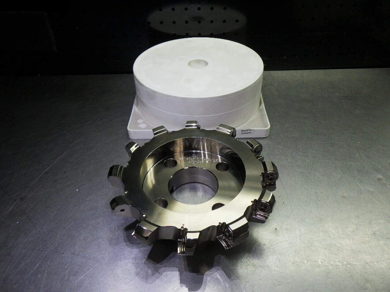 SECO Octomill 7.874" Indexable Facemill 2.5" Arbor L220.48-808.00-09-12S (LOC3553A)