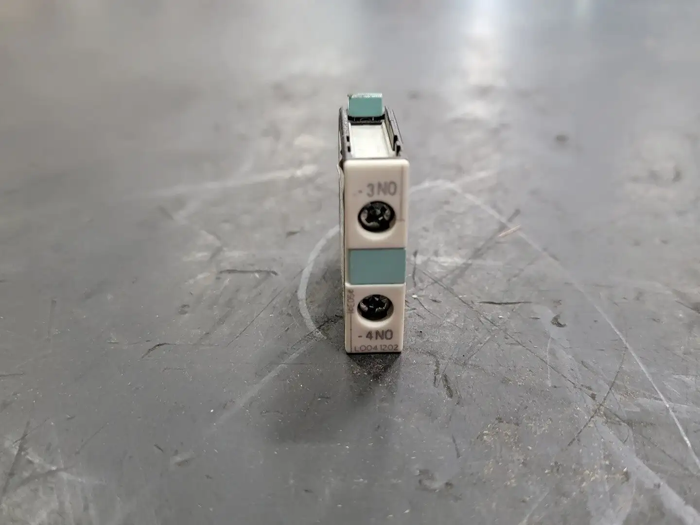 USED SIEMENS 3RH1921-1CA10