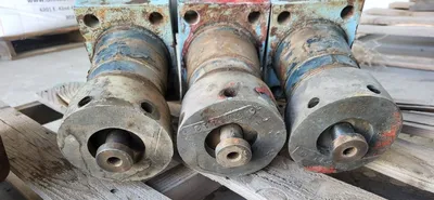 USED GARDNER DENVER FLUID END/ PLUNGERS