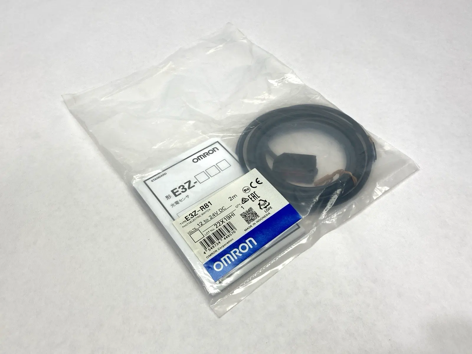 NEW OMRON E3Z-R81