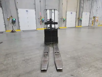 USED RAYMOND 8410